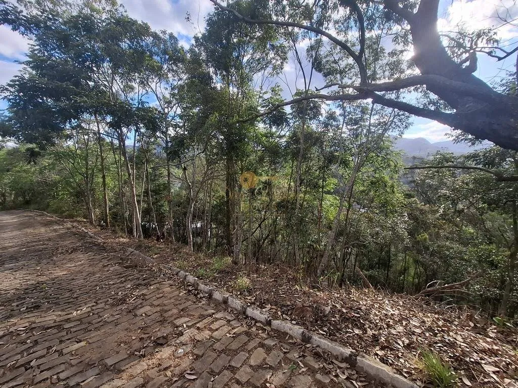 Imagem Terreno em Condomínio para Venda em Teresópolis / RJ no bairro Cascata do Imbuí