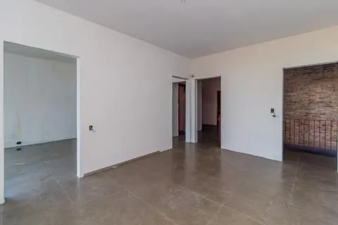Imagem Oportunidade Única: Casa para Fins Residencial ou Comercial em Local Estratégico!
