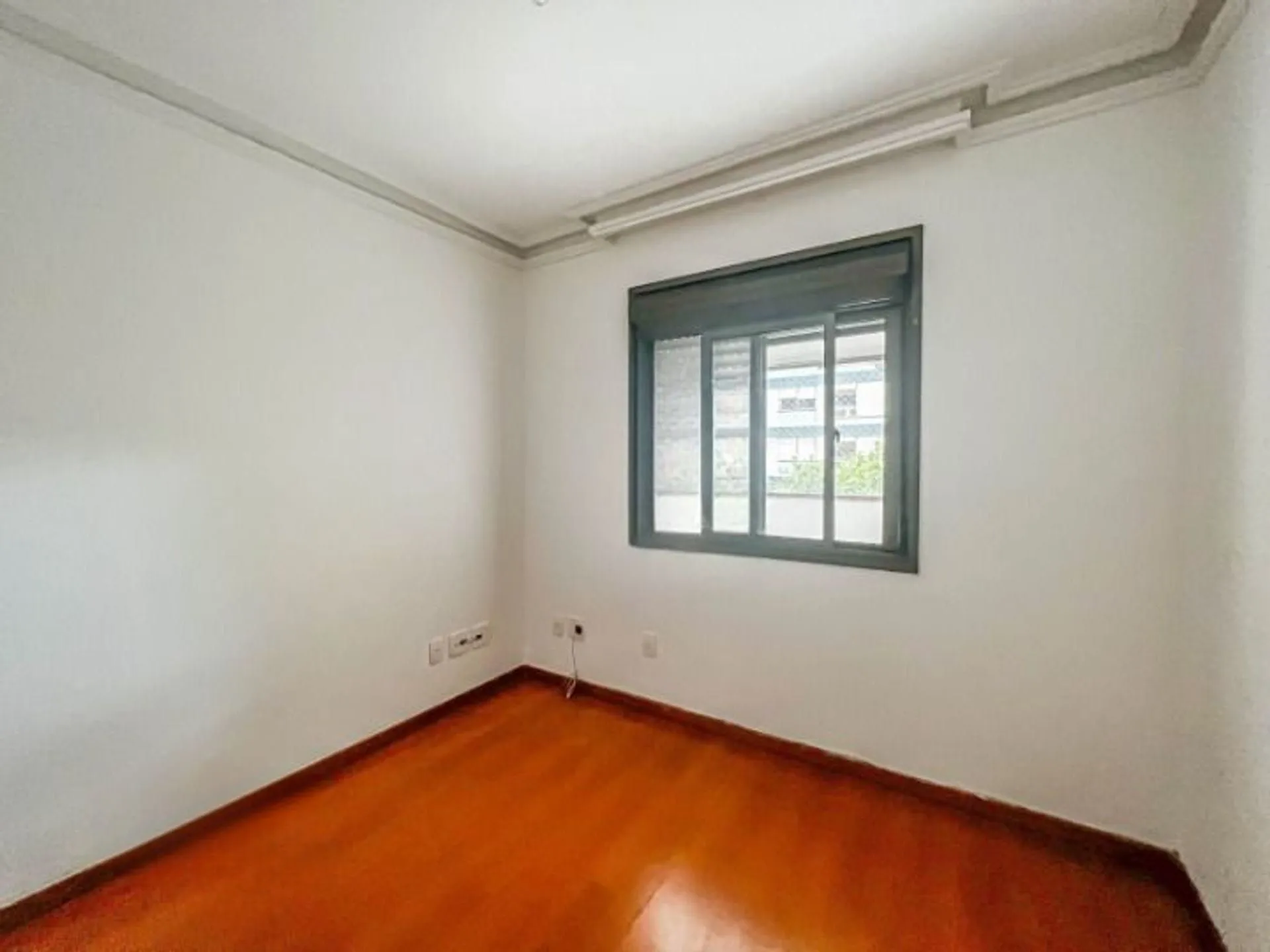 Imagem Apartamento de 3 quartos, suíte e 1 vaga de garagem no bairro Menino Deus em POA