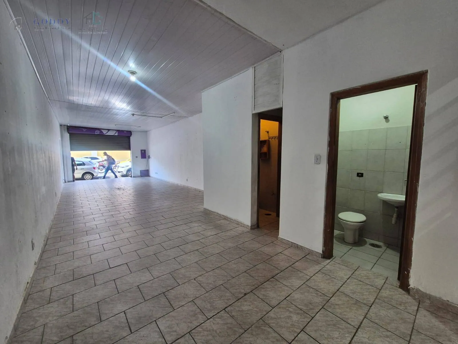 Imagem Excelente Loja Comercial ao Lado do Mercado Municipal - Centro