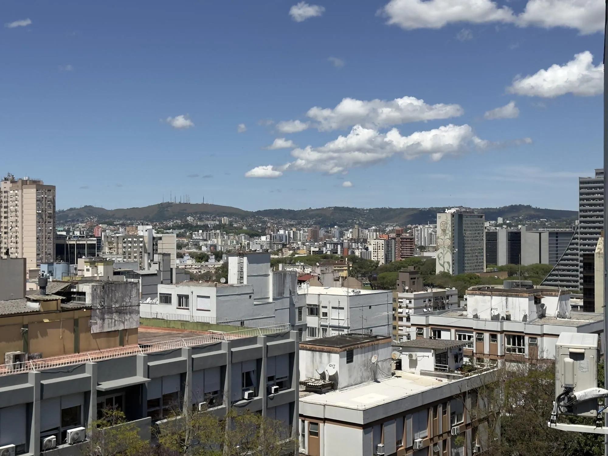 Imagem Apartamento mobiliado de 71m², com 2 dormitórios, sendo 1 suíte e vaga no Centro