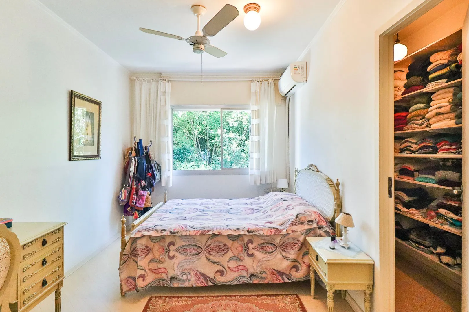 Imagem Apartamento para venda de 3 dormitórios, no bairro Teresópolis em Porto Alegre/RS.