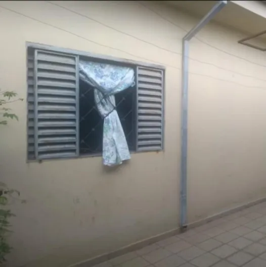 Imagem Essa casa é de 250 mts terreno ótima localização á venda