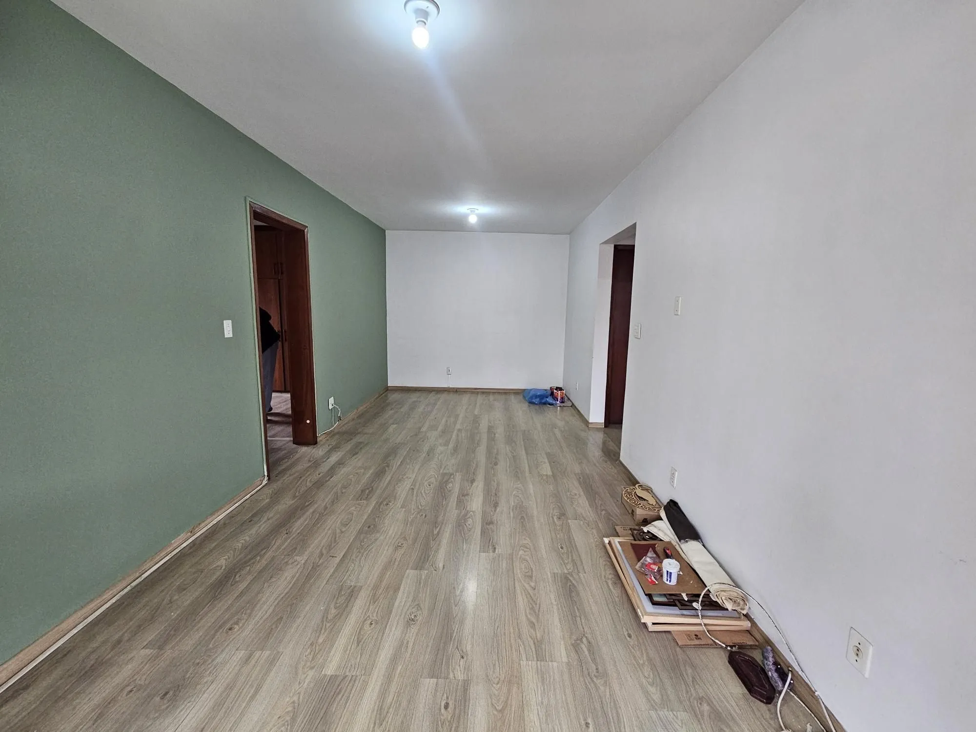 Imagem CIDADE BAIXA COM SACADA E VAGA DE GARAGEM