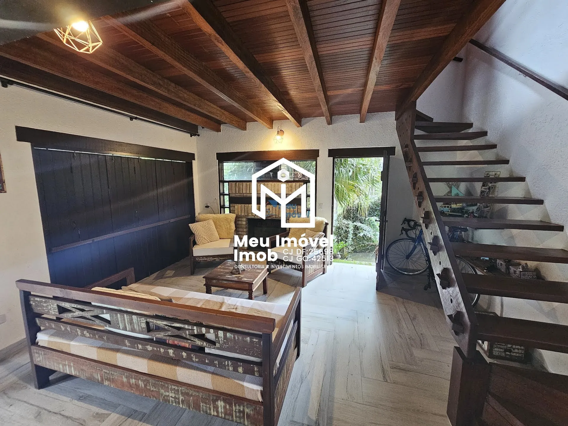 Imagem Casa 4 Quartos 2 Suítes 4 Vagas 190m² Mobiliado