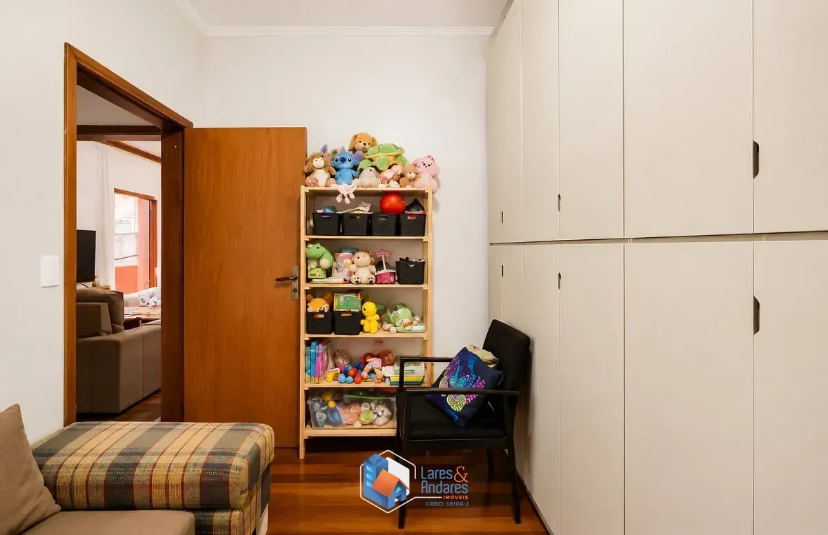 Imagem Sobrado para venda em Vila Guarani (Z Sul) com 4 quartos, sendo 1 suíte, 415m²