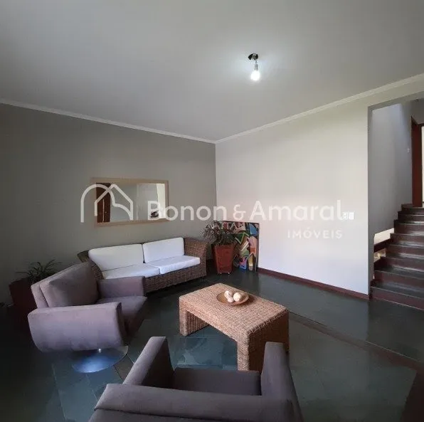 Imagem Casa à venda com 3 Quartos e 3 Banheiros por R$ 1.400.000 em Campinas - SP