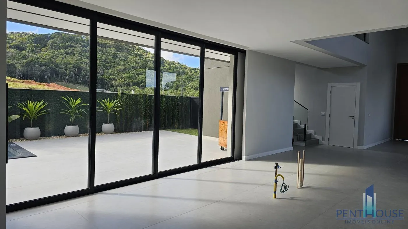 Imagem Casa em Condomínio para Venda em Camboriú, CENTRO, 4 dormitórios, 4 suítes, 5 banheiros, 4 vagas