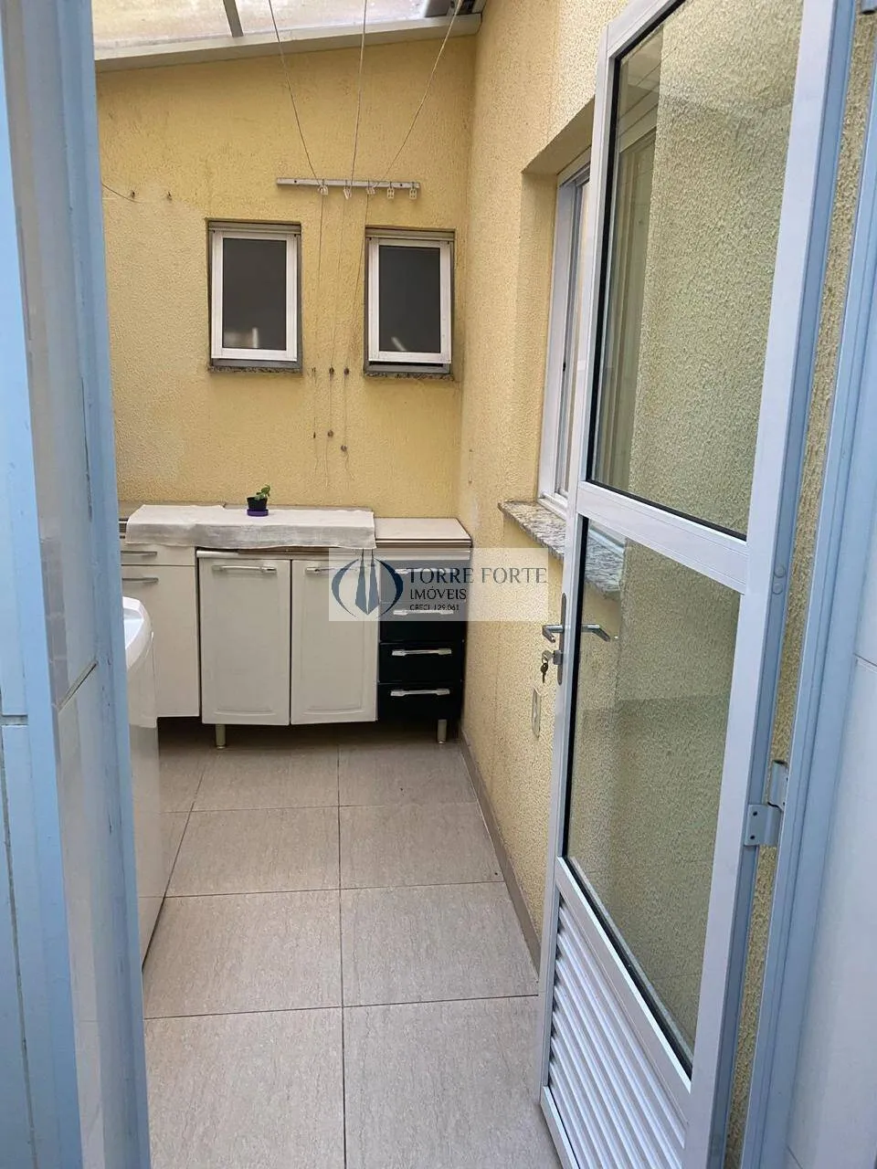 Imagem Apartamento Reformado com 2 Dormitórios, 1 Suíte e 1 Vaga em Santo André