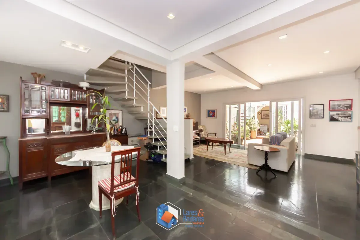 Imagem Casa de vila para venda em Aclimação com 4 quartos, sendo 1 suíte, 247m²