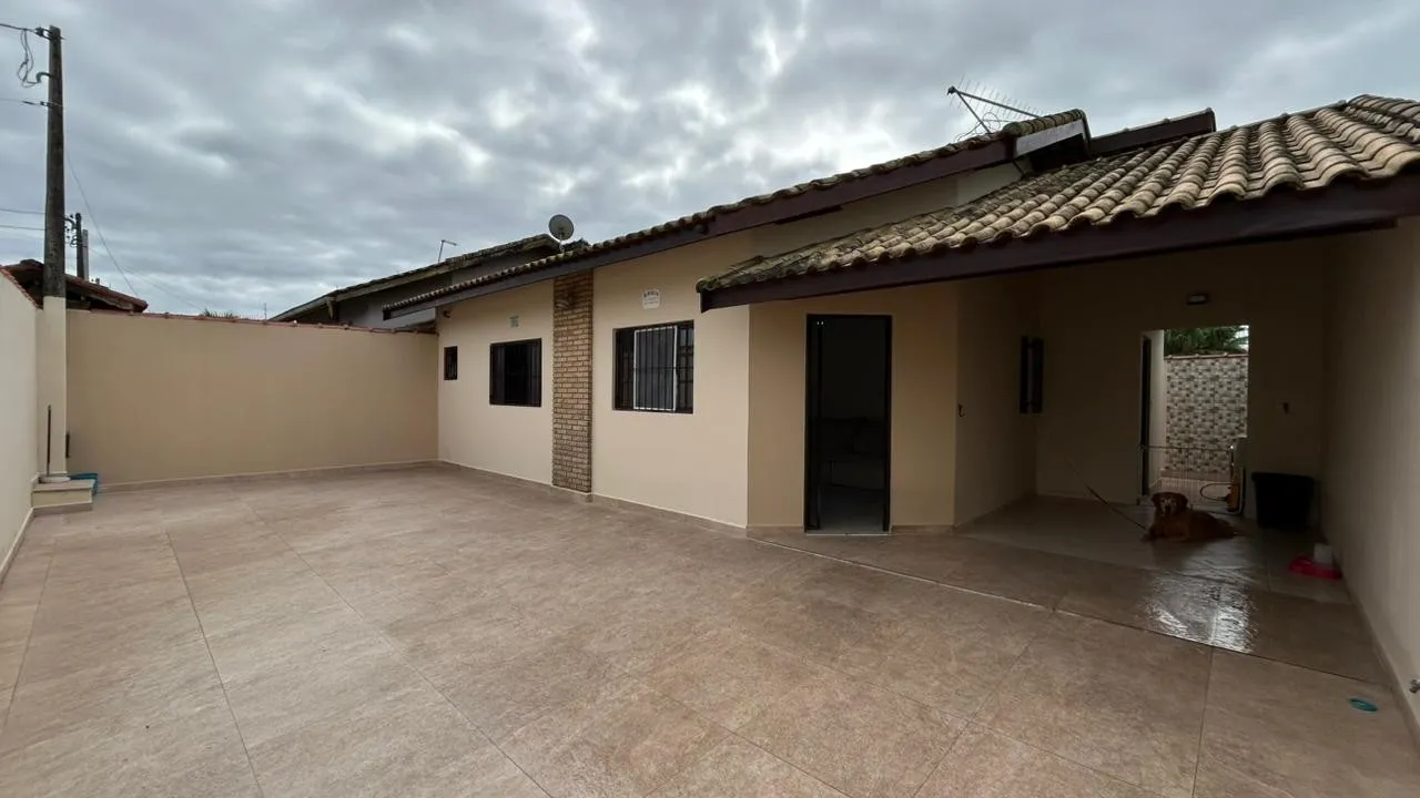 Imagem Casa para Venda em Itanhaém, Cibratel II, 3 dormitórios, 1 suíte, 1 banheiro, 2 vagas