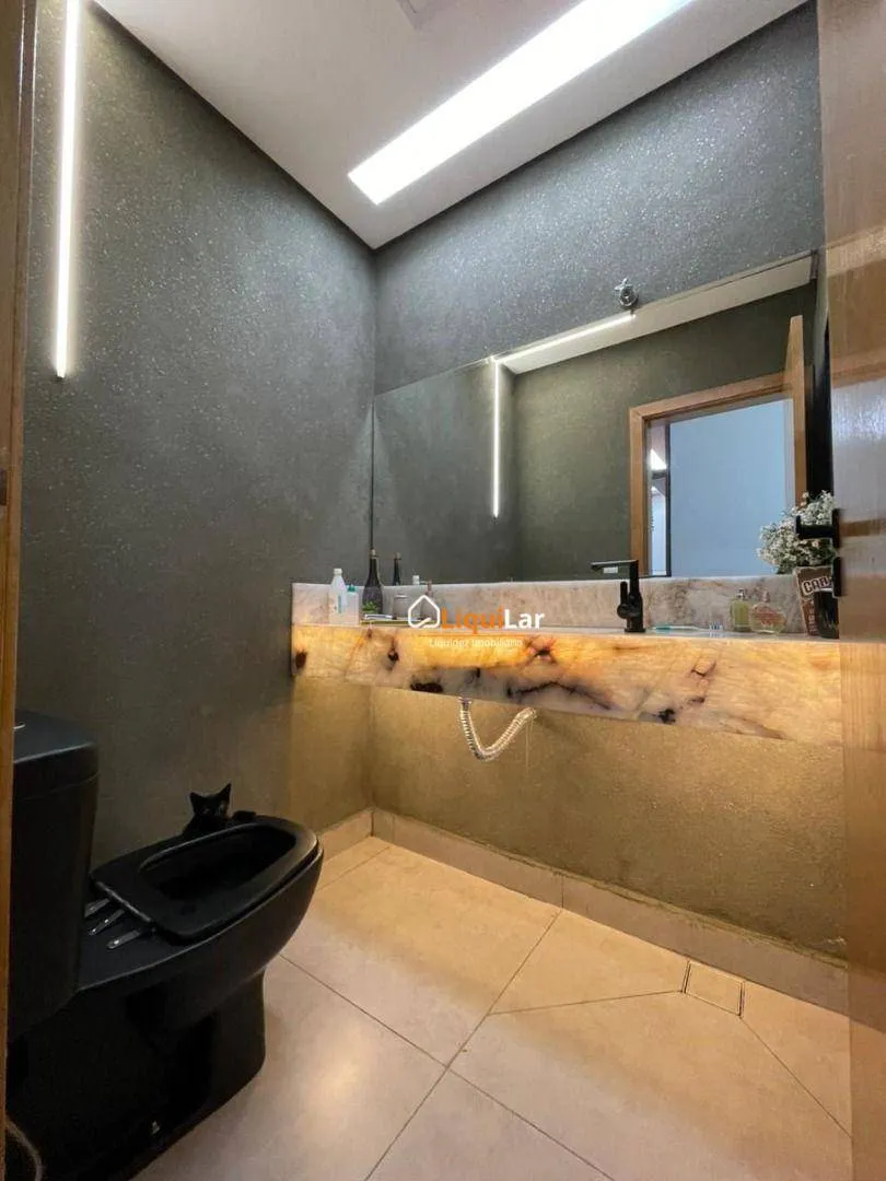 Imagem Casa à Venda no Montevidéu com 3 Suítes, Piscina, Espaço Gourmet e Amplo Quintal Próxima ao Alphaville IV