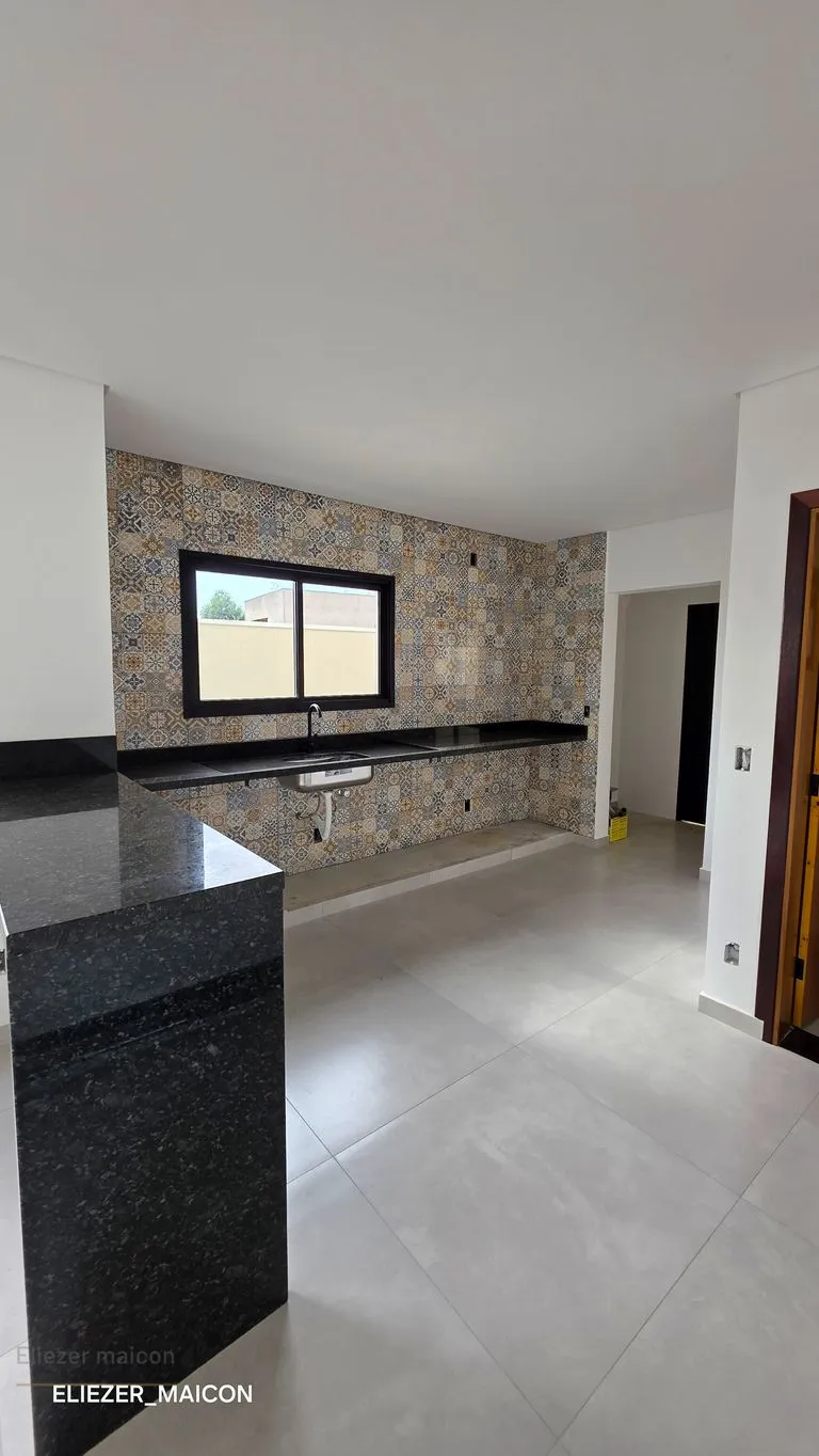 Imagem Sobrado a venda com 3 quartos no bairro jardins de florença Poços de Caldas - MG