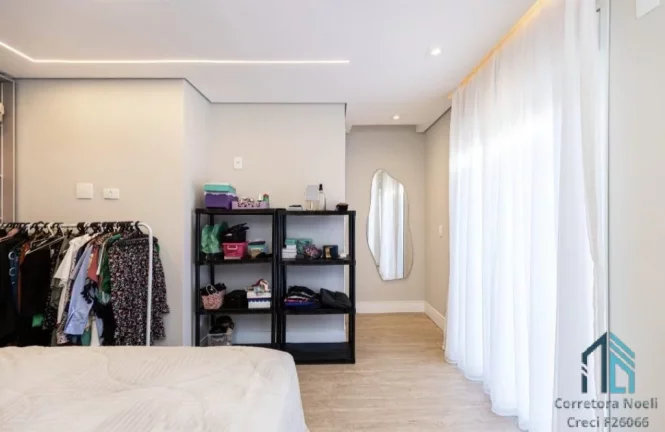 Imagem Casa em Condomínio, 03 quartos c/suíte, Ático c/área Gourmet, no Santa Cândida em Curitiba PR