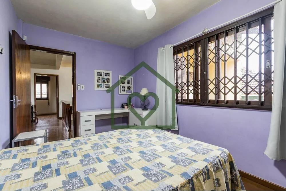 Imagem Descubra essa incrível casa à venda em Porto Alegre, no bairro Vila Ipiranga, uma das regiões mai...