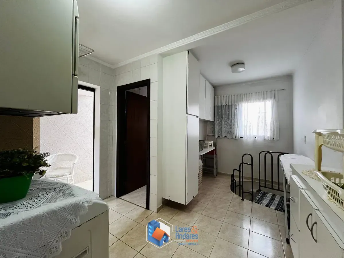 Imagem Sobrado para venda em Bosque da Saúde com 3 quartos, sendo 3 suítes, 217m²