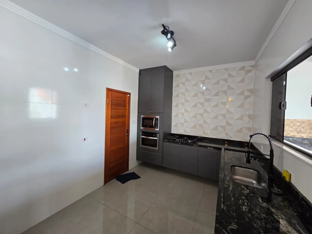 Imagem Casa para Venda em Peruíbe, Parque Balneário Oasis, 3 dormitórios, 1 suíte, 2 banheiros, 2 vagas