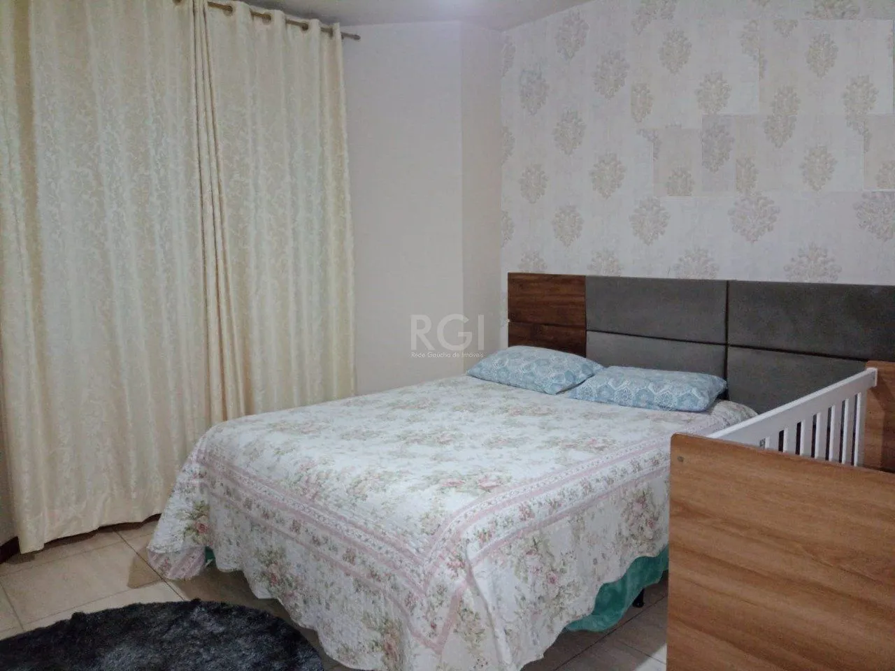 Imagem Sobrado para Venda - 240m², 3 dormitórios, sendo 1 suites, 2 vagas - Vila Vista Alegre