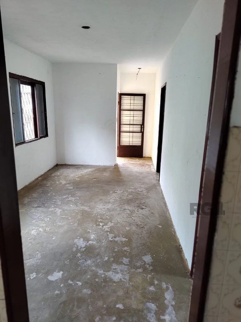 Imagem Casa para Venda - 247.37m², 4 dormitórios, 4 vagas - Partenon