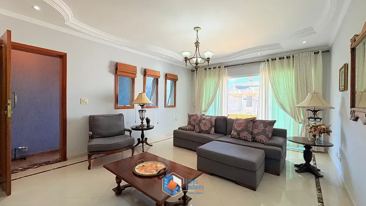 Imagem Sobrado para venda em Jardim Regina com 4 quartos, sendo 1 suíte, 277m²