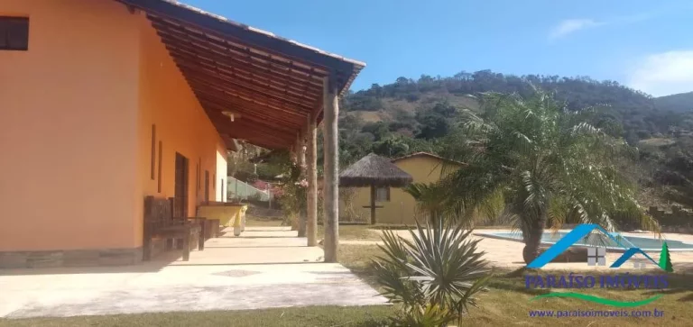 Imagem Viva em Grande Estilo: Casa com 5 Quartos e Piscina - Itapeva