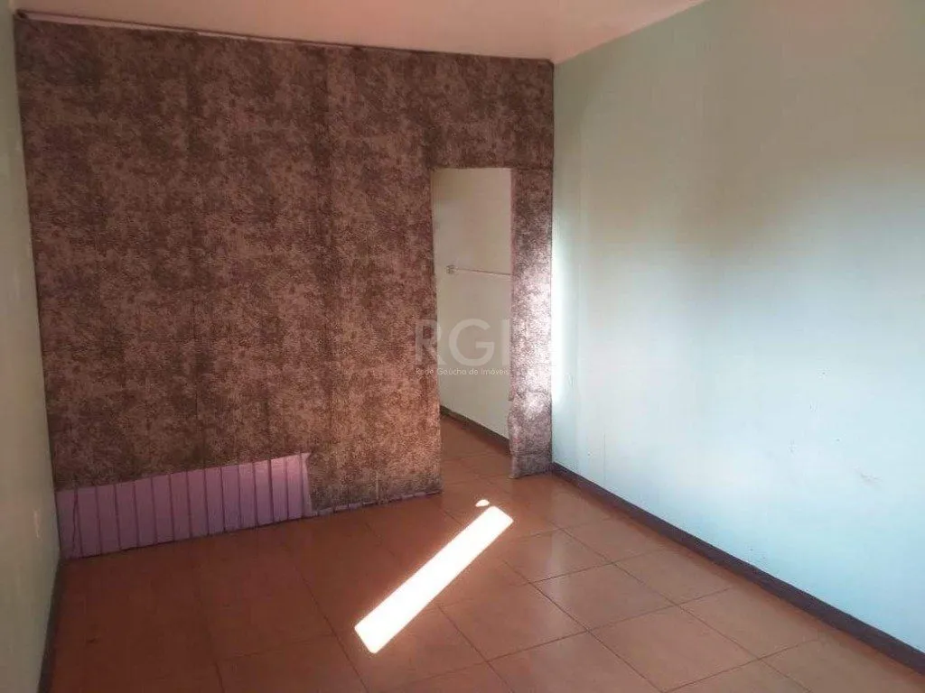 Imagem Casa para Venda - 200m², 6 dormitórios, 4 vagas - Tristeza