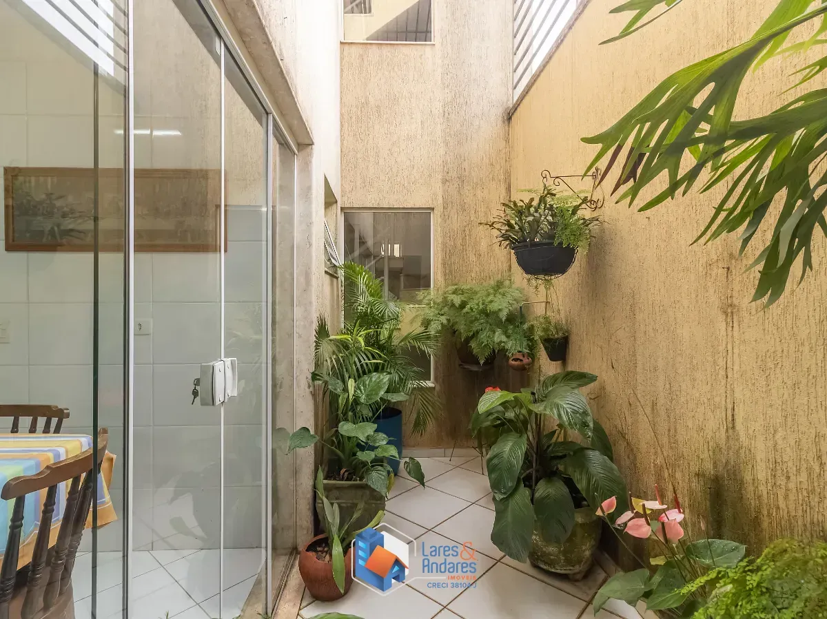 Imagem Sobrado para venda em Vila Carrão com 3 quartos, sendo 3 suítes, 289m²