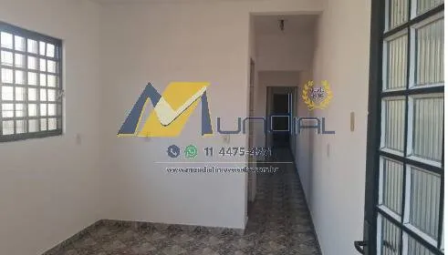 Imagem Casa com 2 dormitórios, quintal e garagem para locação em Piraporinha