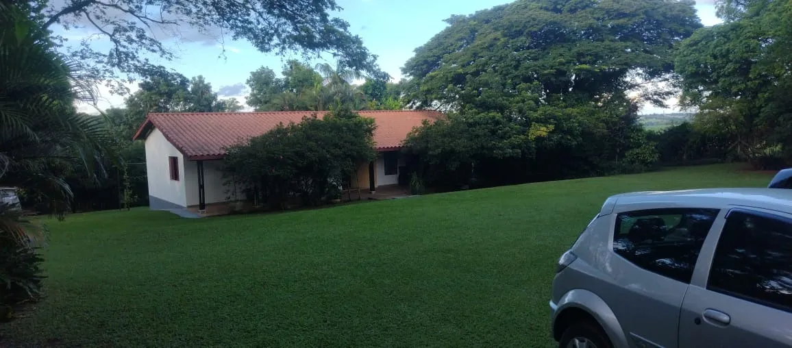 Imagem Chácara de 2.800m² em Araçoiaba da Serra - Casa Térrea com 3 Dormitórios, 1 Suíte e Área Gourmet