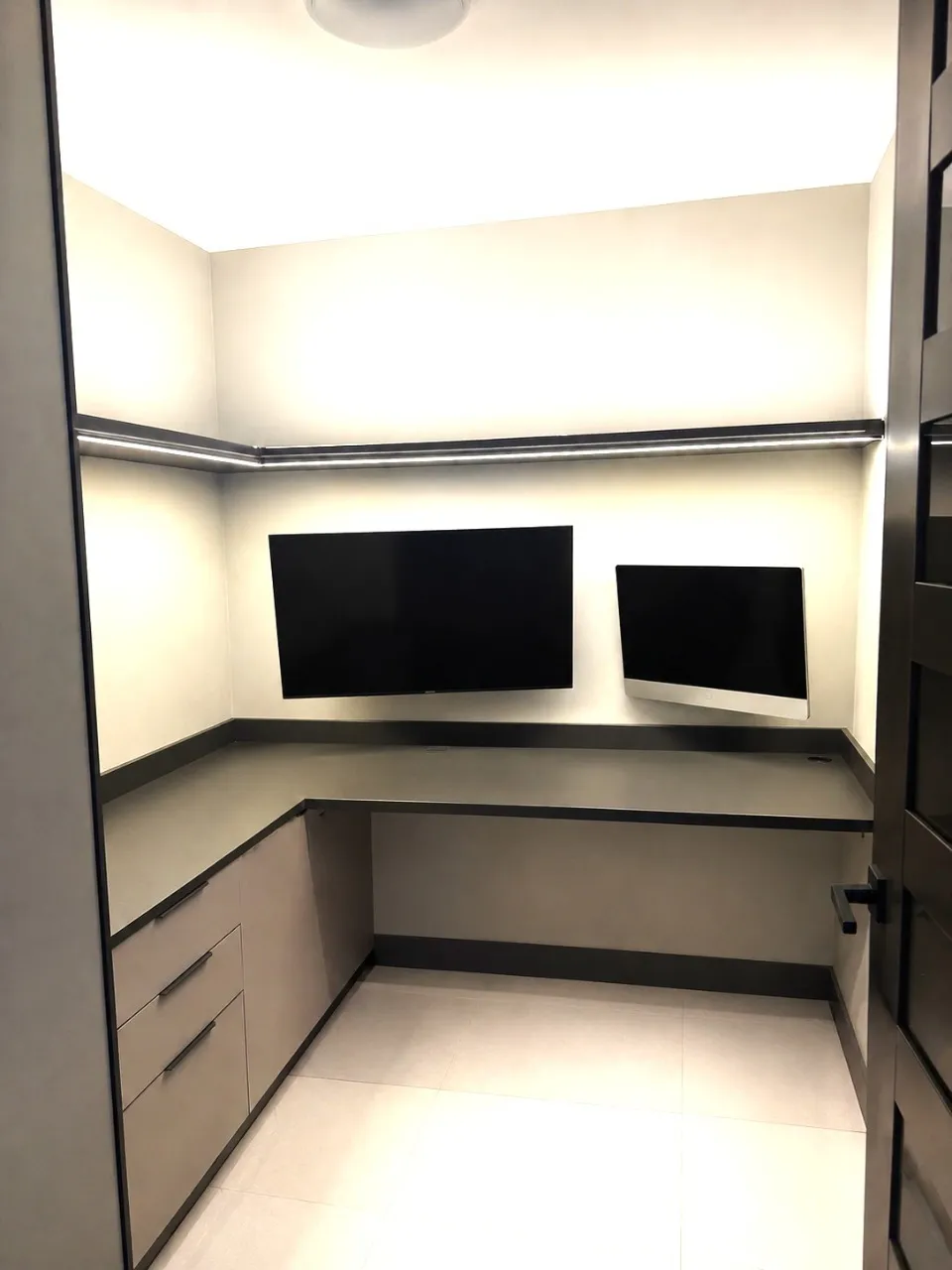 Imagem Conheça este incrível apartamento à venda no Condomínio Saint Michel, localizado na Barra da Tij...