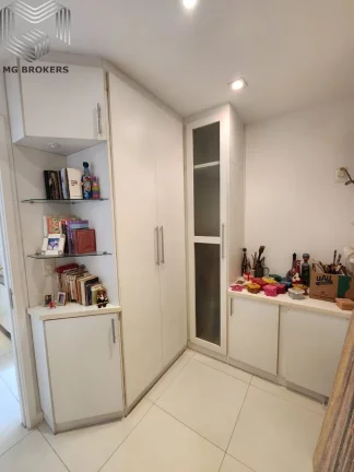 Imagem Apartamento de luxo na Barra da Tijuca, Rio de Janeiro: 3 quartos, 1 suíte, 2 banheiros, 1 vaga, 81m². Venha conferir!