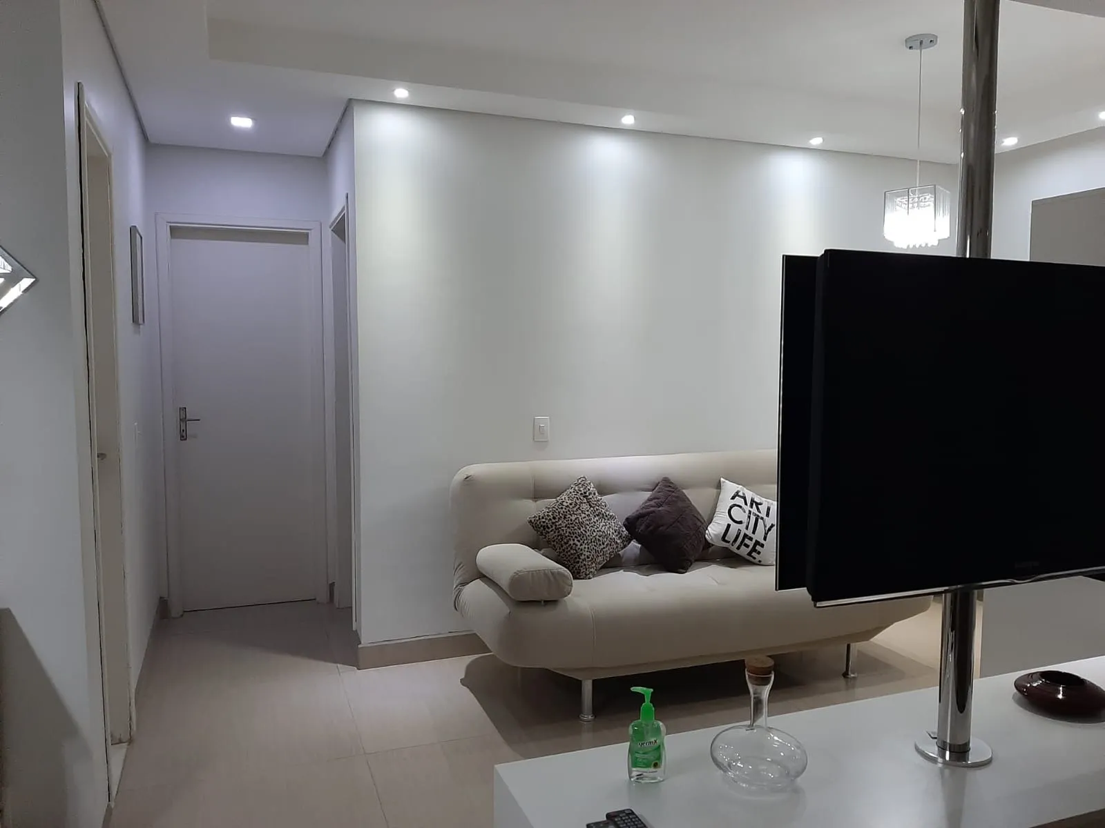Imagem Lindo Apartamento de 68M² com sala 3 ambientes no Parque Campolim