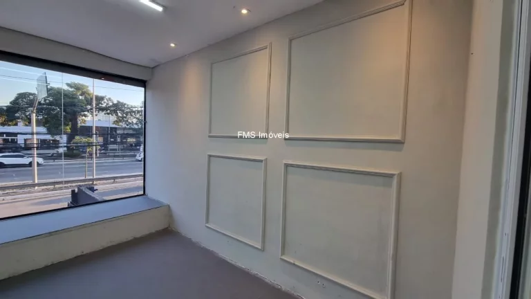 Imagem Avenida dos Bandeirantes Loja com 260m2 na Vila Olímpia