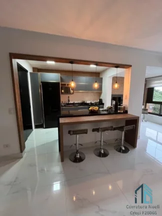 Imagem Apartamento com Ampla Sacada, Semi mobiliado, 02 quartos c/suíte em Curitiba PR