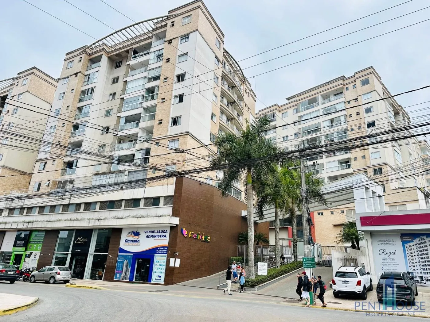 Foto do imóvel Apartamento Zona Central para Venda em Camboriú, TABULEIRO, 2 dormitórios, 1 suíte, 2 banheiros, 2 vagas em Rua Guaraparim, 250 - TABULEIRO, Camboriú - SC