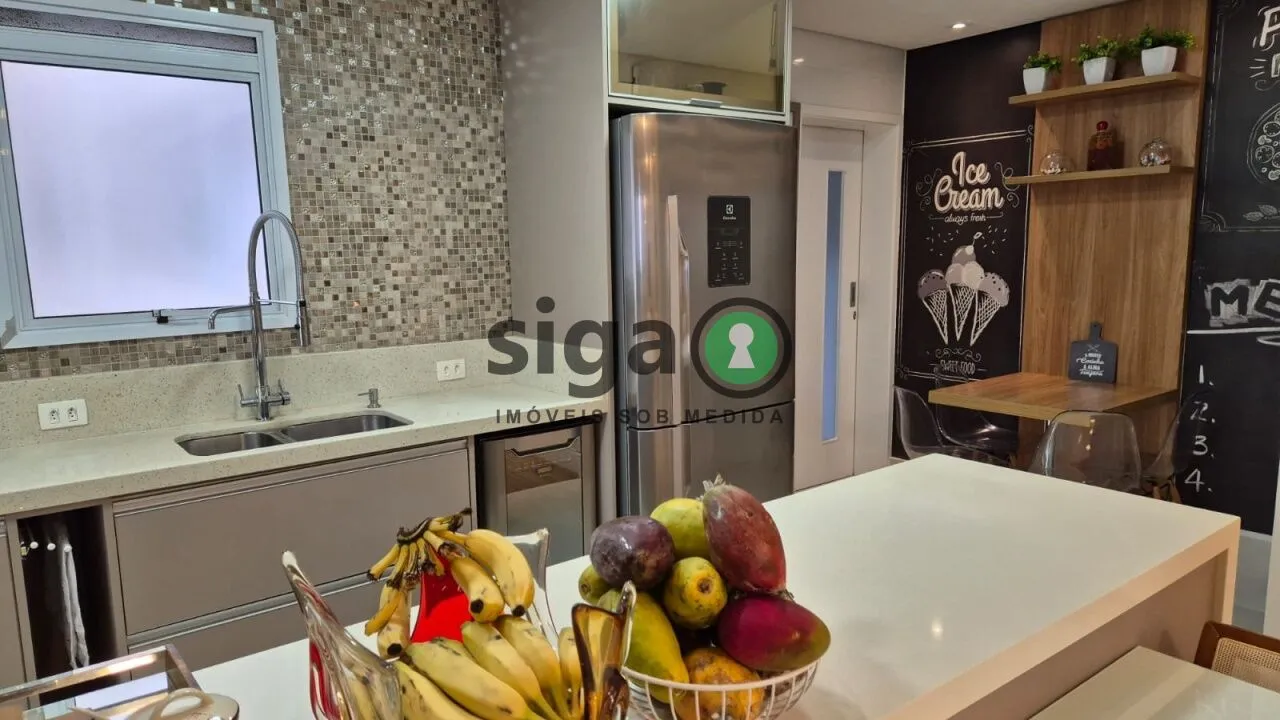 Imagem Apartamento à venda com 136m², 3 quartos sendo 1 Suíte e 2 Vagas fixas.