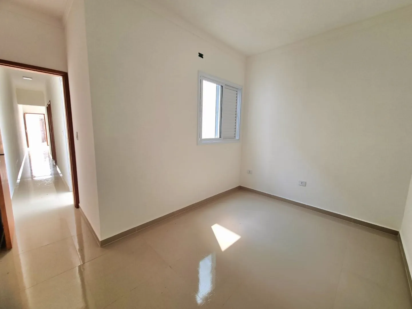 Imagem Casa Térrea com 2 Dormitórios, Terraço Gourmet Privativo, Localização Central e Acabamento Sofisticado
