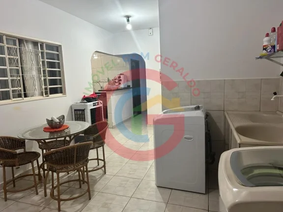 Imagem Casa com 2Q + Casa com 3Q - Excelente imóvel com 2 casas Jardim Califórnia