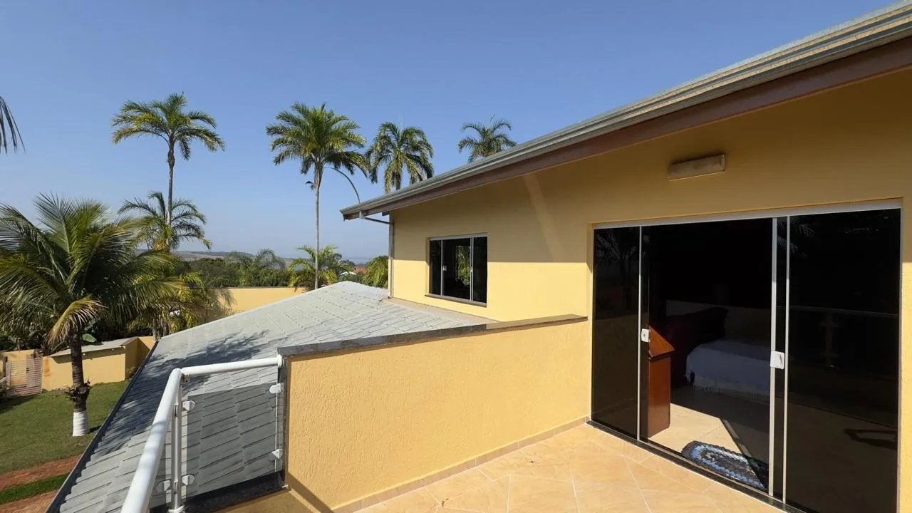 Imagem Imperdível casa de 5 quartos em condomínio no Estribo, Avaré-SP: 1 suíte, 1 sala, 4 banheiros, 4 vagas, 265m².