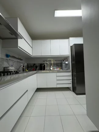 Imagem Lindo apartamento alto padrão com três suítes vista mar a venda na Colina A em Patamares