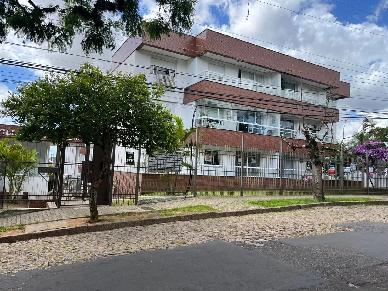 Imagem Apartamento 02 Dormitórios Com Sacada Bairro Tristeza