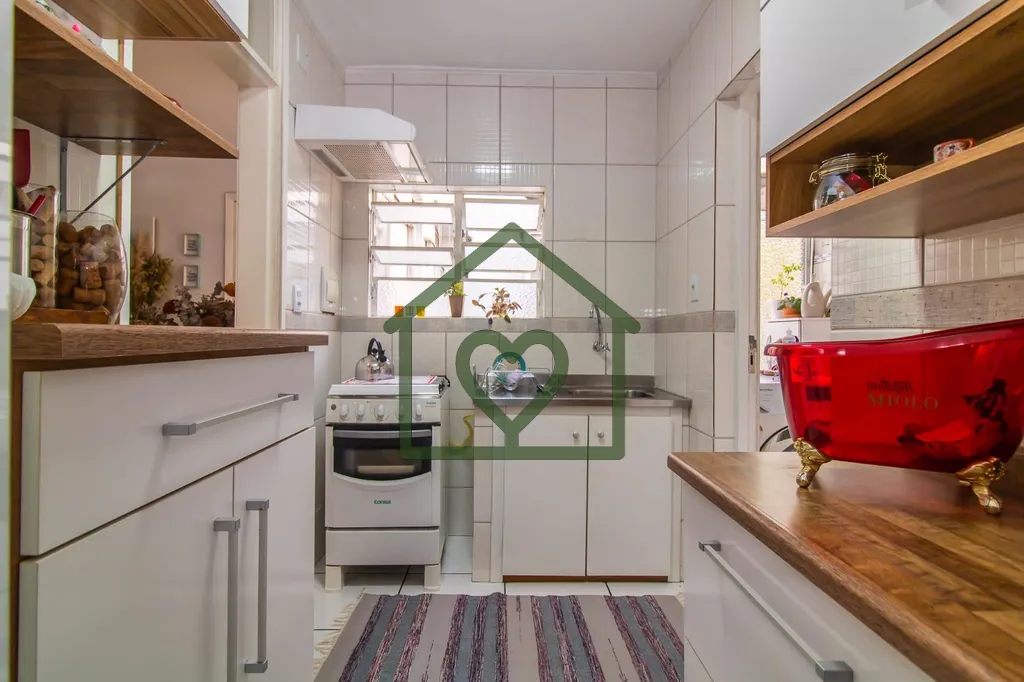 Imagem No Bairro Rio Branco , Apartamento de 02 dormitórios na Rua Vasco da Gama, próximo ao Zaffari Cabr...
