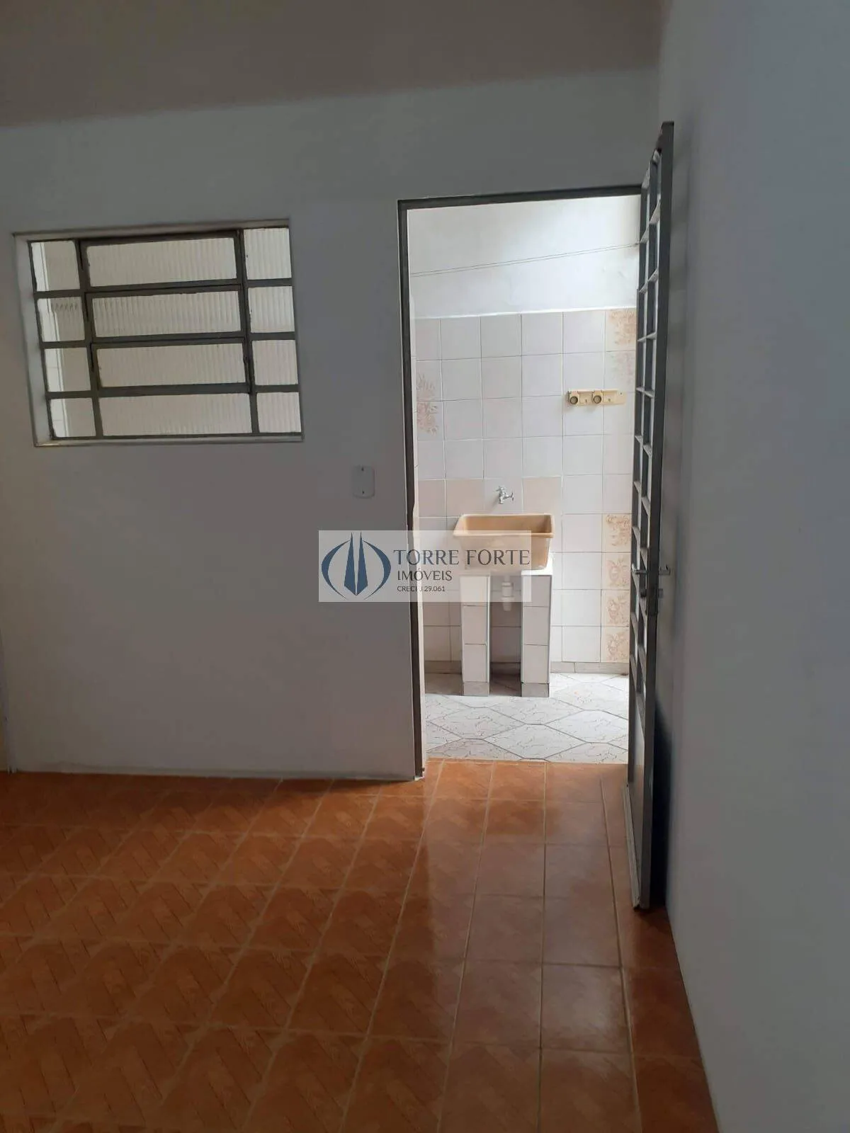 Imagem Casa Térrea, 180 m², 3 dormitórios sendo 2 suítes, Próximo AV ITINGUÇU
