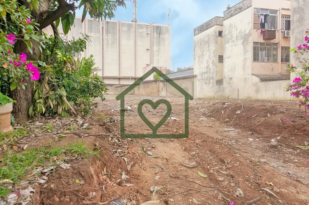 Imagem Localizado ao lado da 3ª Perimetral, na Rua José Rodrigues Sobral, este terreno de 968m², com 17,...