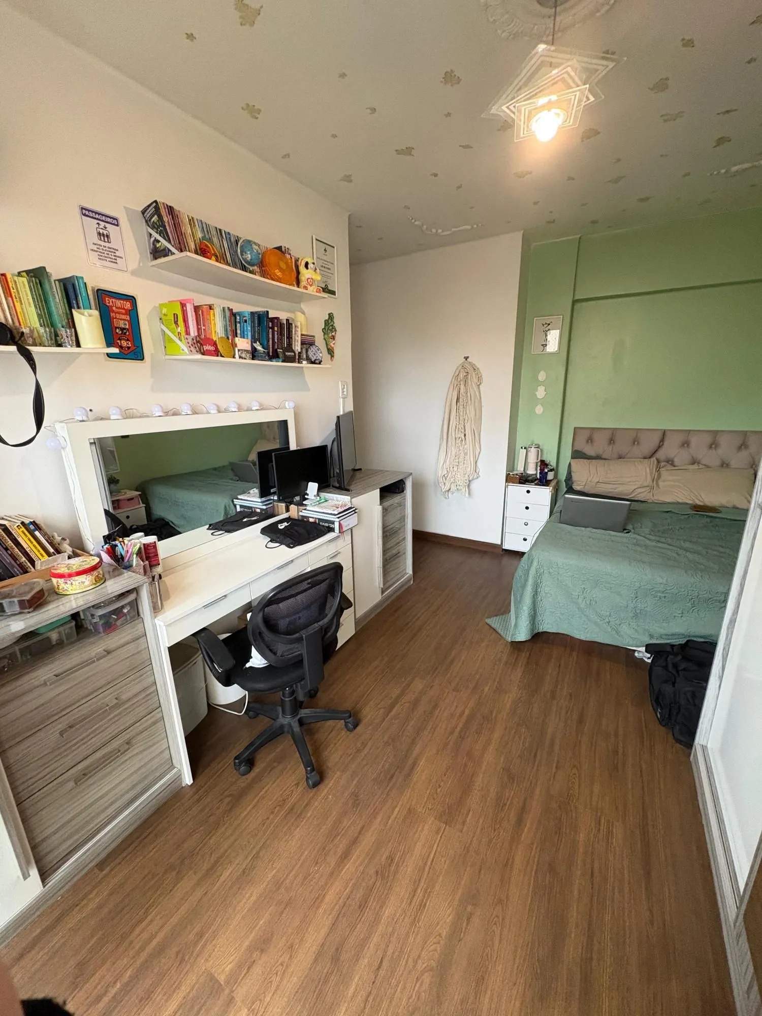 Imagem Apartamento com vista para o Guaíba com 4 quartos, portaria e elevador no Centro Histórico
