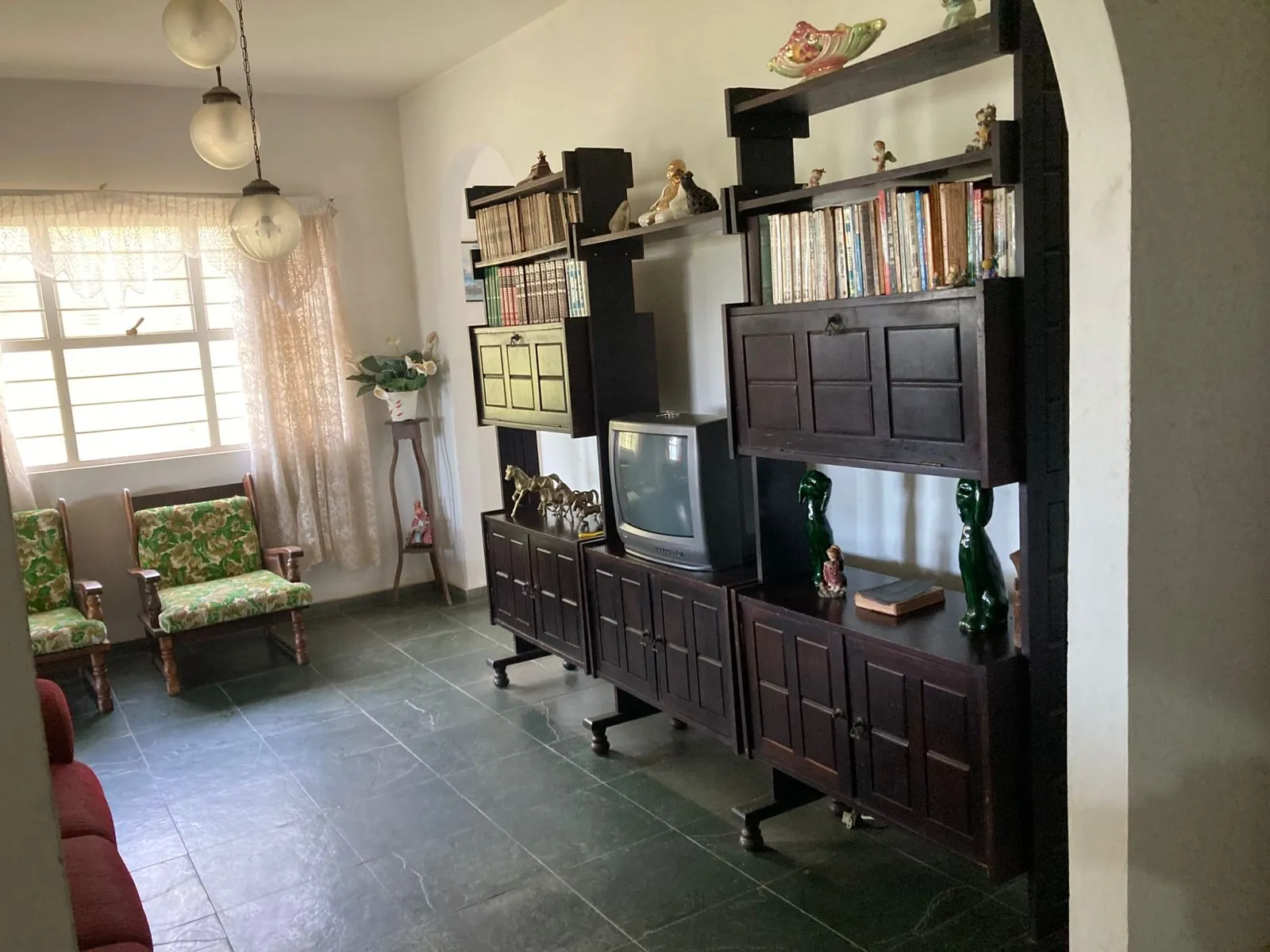 Imagem Linda Chácara de 3000m² com Casa Sobrado, Piscina, e Pomar ? Porteira Fechada em Aracoiaba da Serra