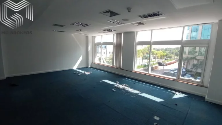 Imagem Oportunidade Imperdível: Sala Comercial de 120m² no Condomínio de Jacarepaguá, Rio de Janeiro-RJ!