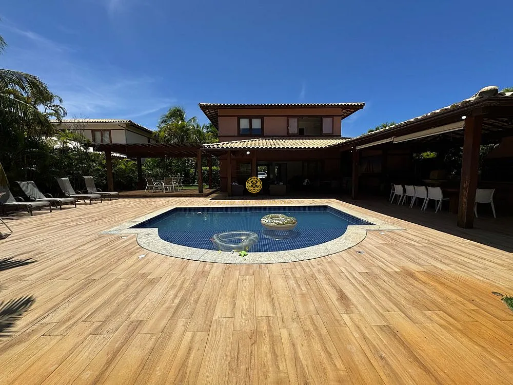 Imagem Casa 4 suítes no Condomínio Casas da Praia do Forte-BA