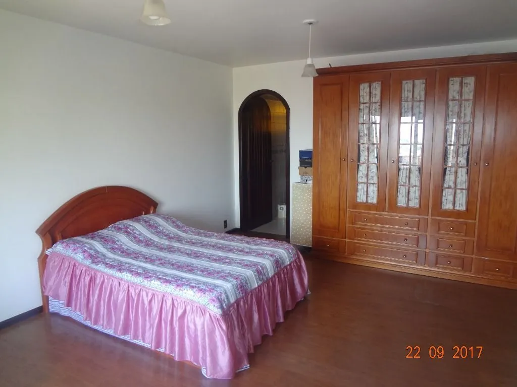 Imagem Casa para Venda - 365m², 4 dormitórios, sendo 2 suites, 6 vagas - Nonoai