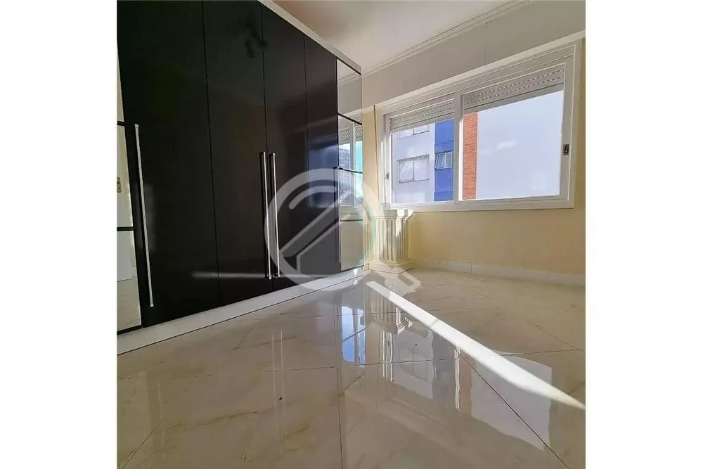 Imagem Maravilhoso apartamento recentemente revitalizado e reformado com 120 m2 privativos, 3 amplos e sile...